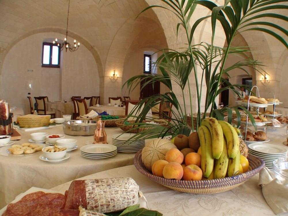 Hotel Masseria Fortificata Donnaloia Monopoli Exterior foto